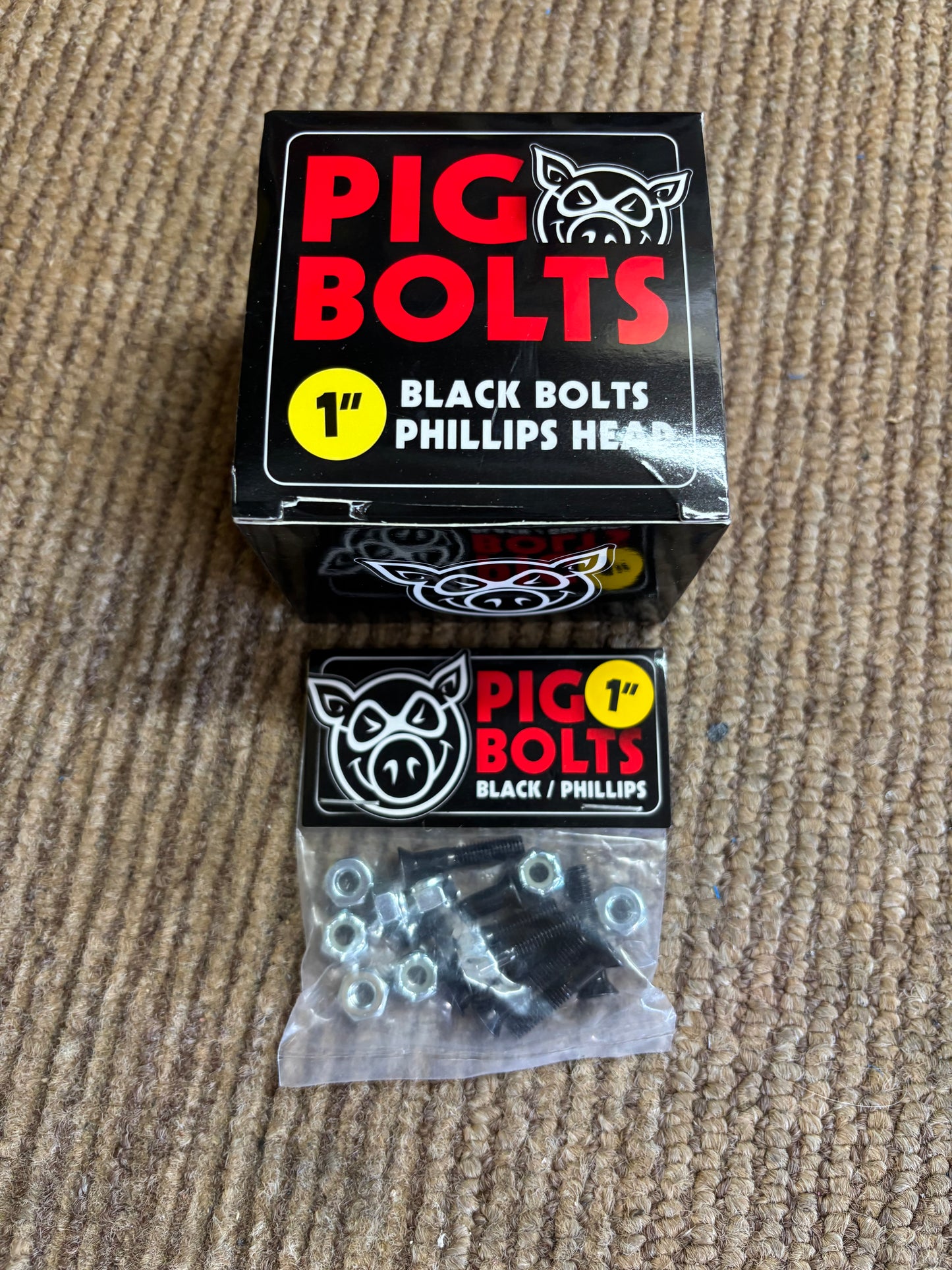 Pig 1" Phillips hardware