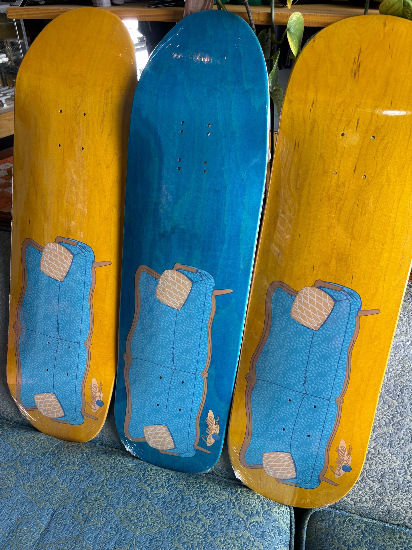 Cassette Couch Shop Deck (8-9) (9"couch and 9"egg)