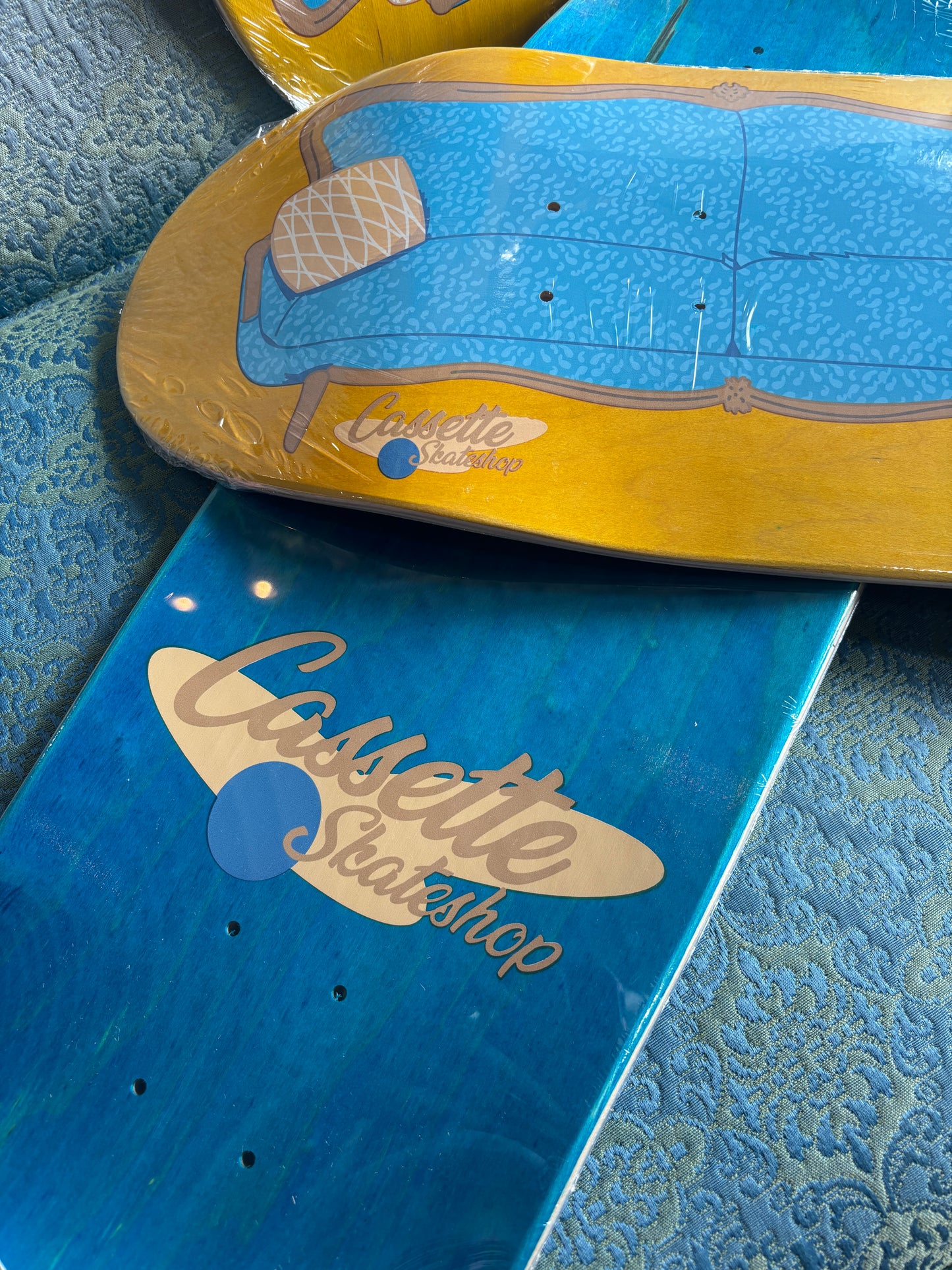 Cassette Couch Shop Deck (8-9) (9"couch and 9"egg)