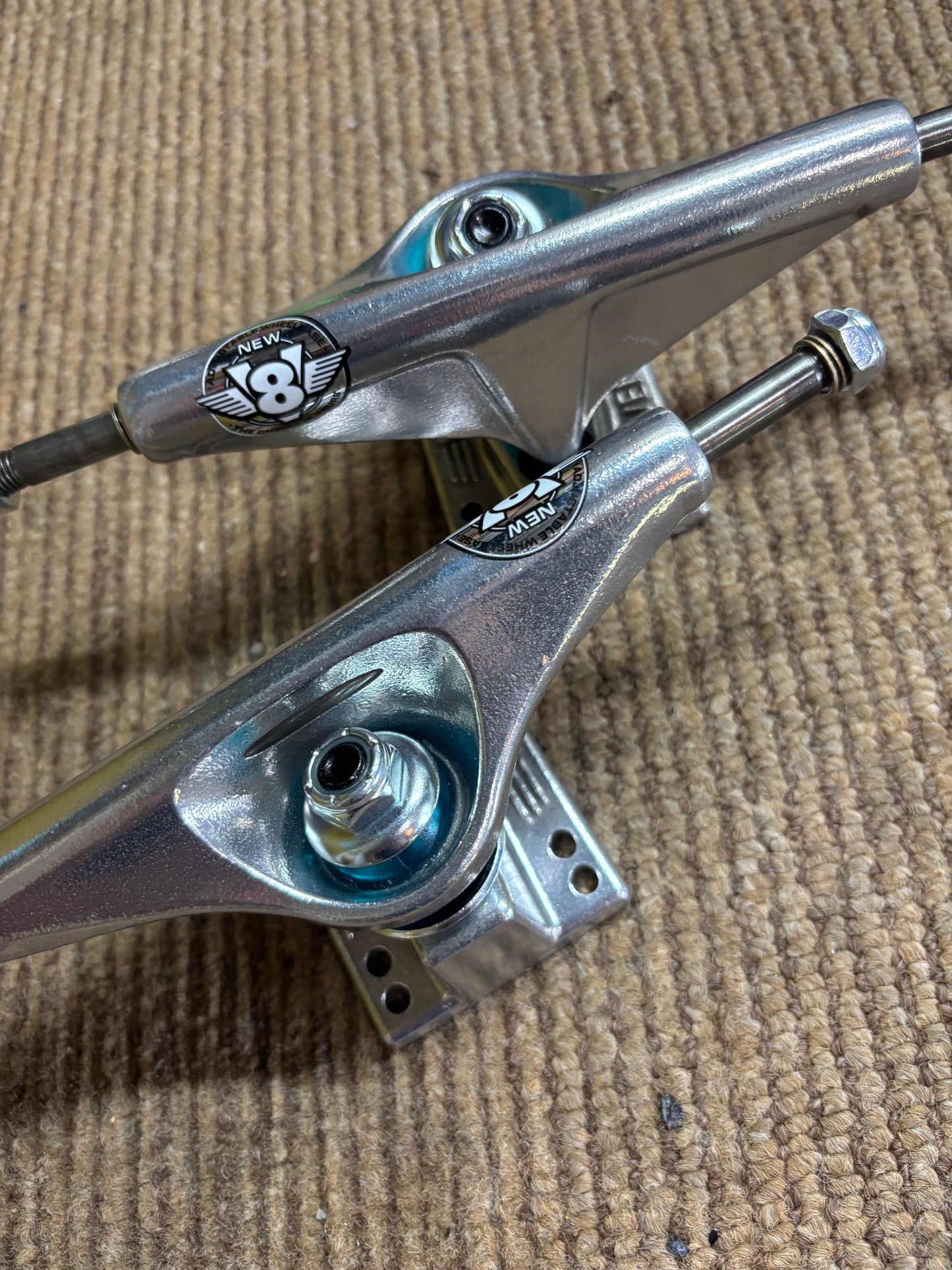Venture 5.6 Hi V8 Polished