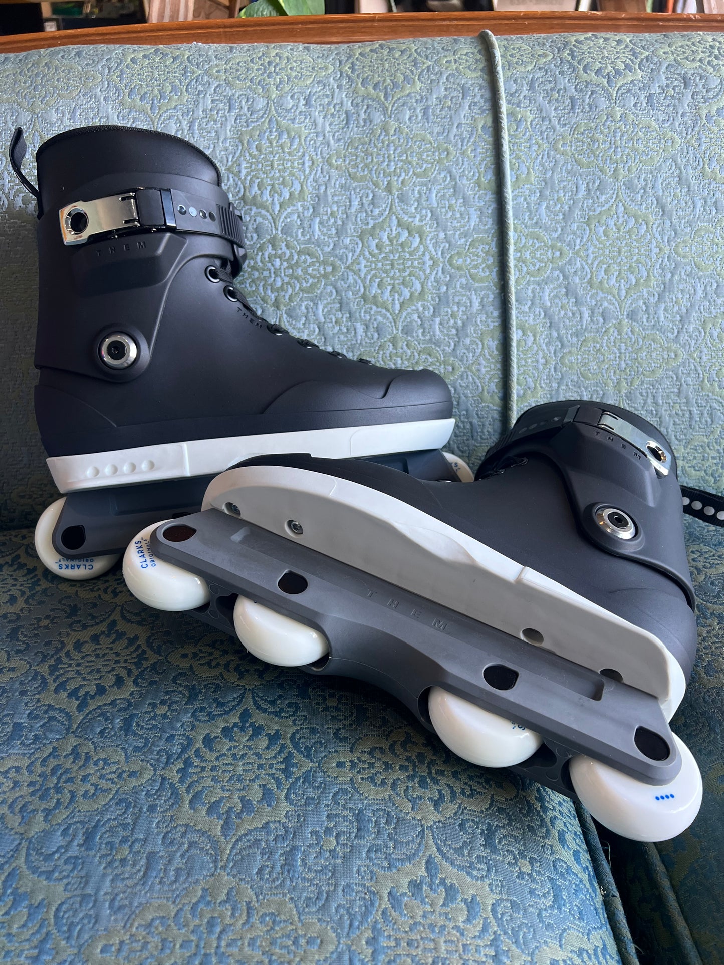 THEM Skates Black 909 58mm Complete (Sml, Med & Lrg)