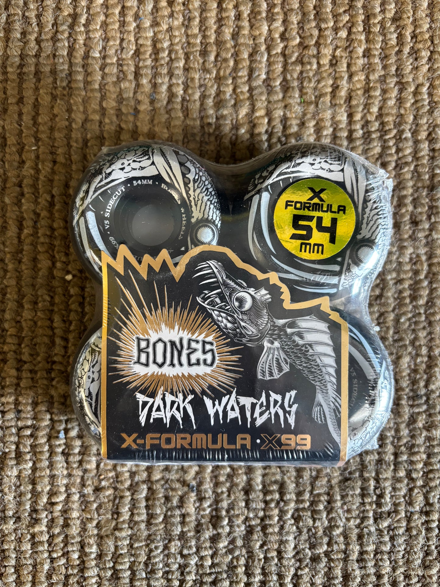 Bones X Formula V5 Sidecut DarkWaters 54mm 99A Black