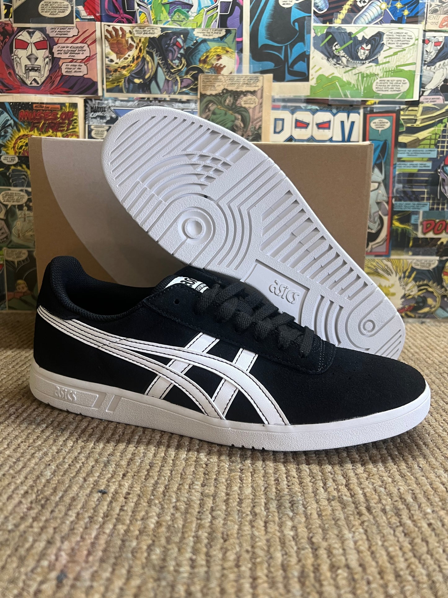 Asics Gel Vickka Pro Black/White (8-12)