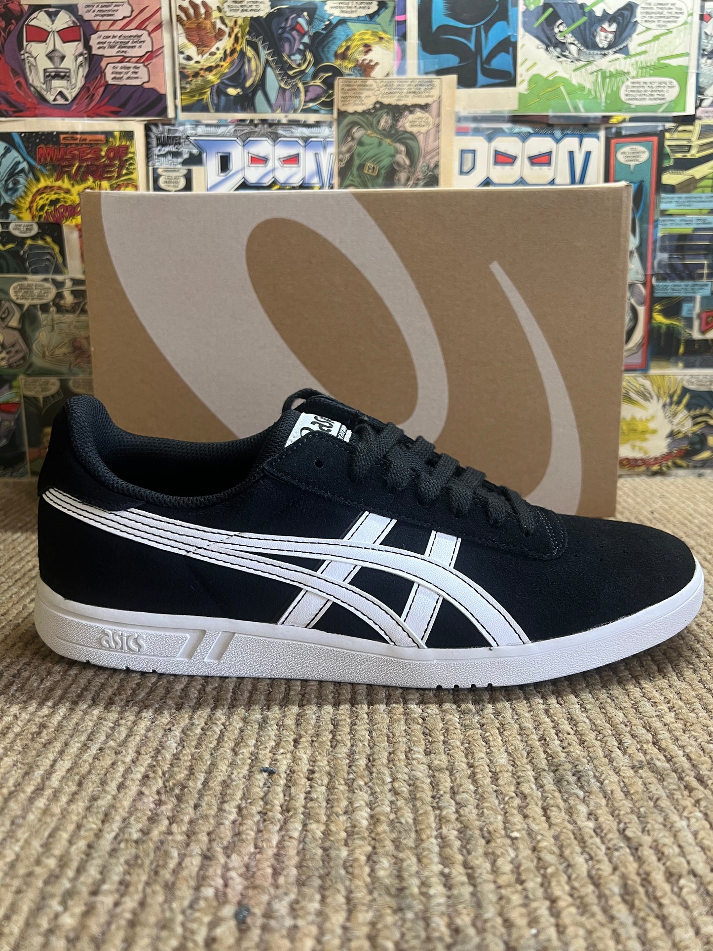 Asics Gel Vickka Pro Black/White (8-12)