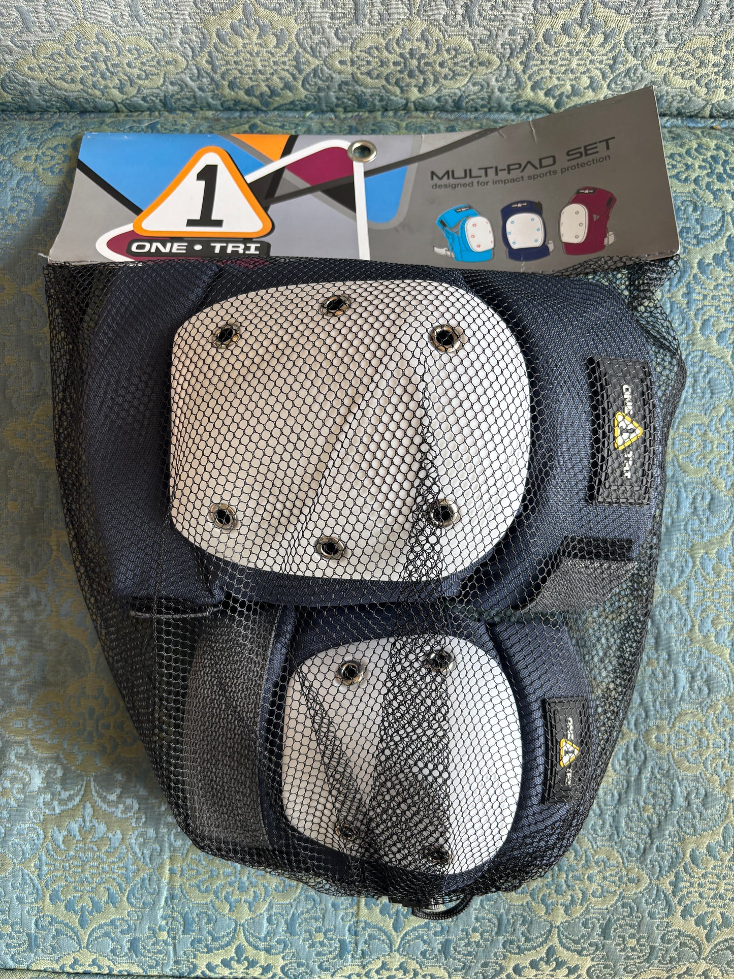 1 TRI Pad set (Knee, Elbow ) Navy M & L