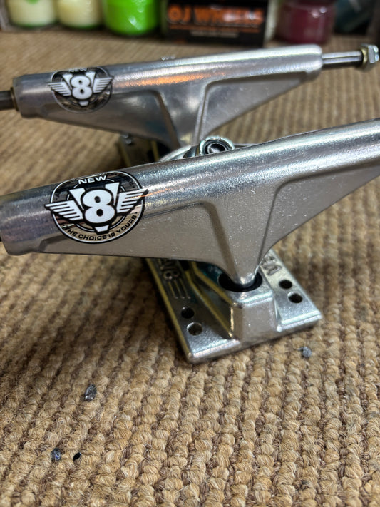 Venture 5.6 Hi V8 Polished