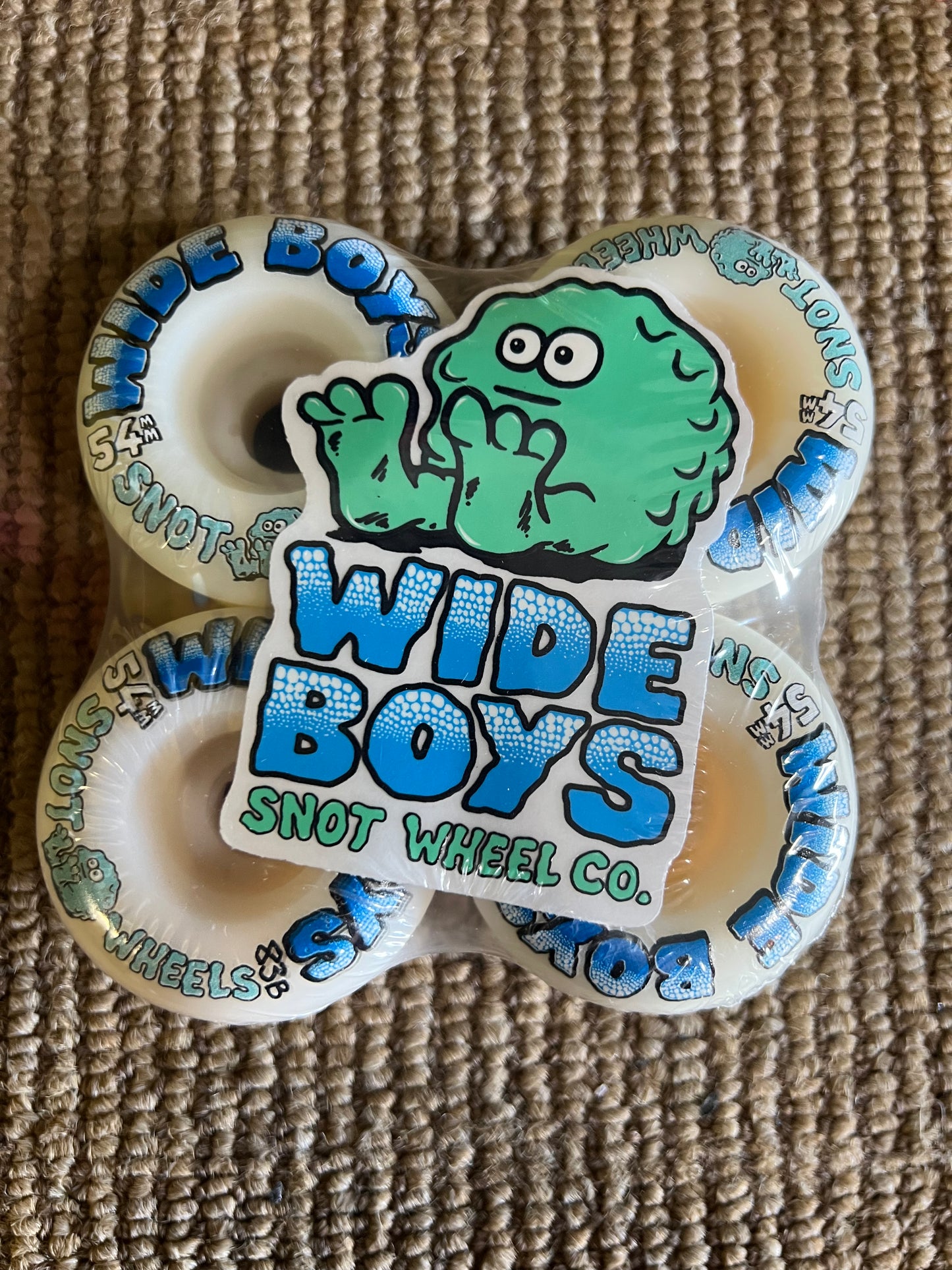Snot Wide Boys White (Glow) 54mm