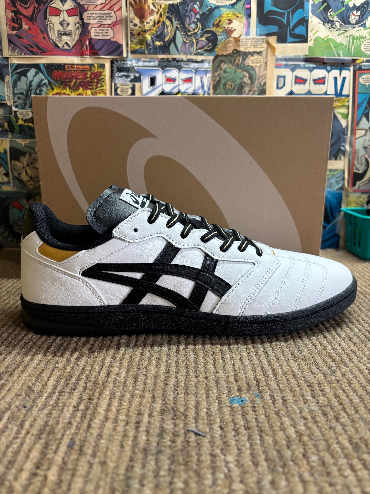 Asics Leggerezza FB White/Black (9-11)