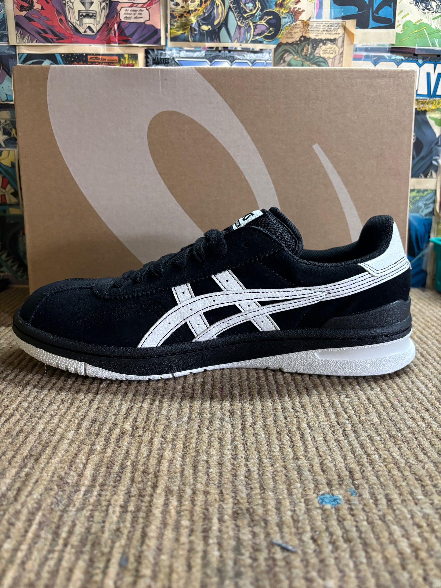 Asics Vic NBD Black/ Bright White (9.5-11)