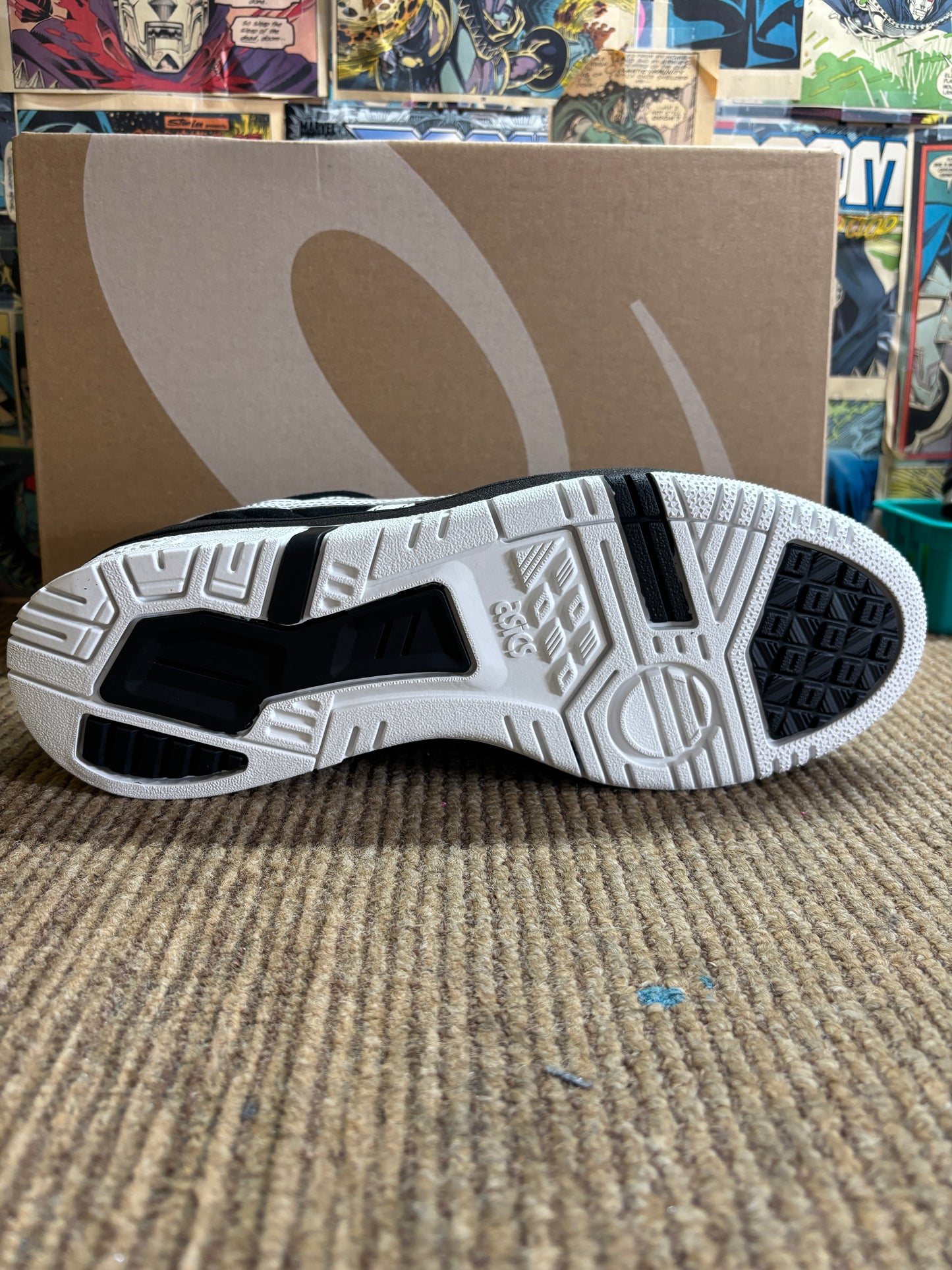 Asics Vic NBD Black/ Bright White (9.5-11)