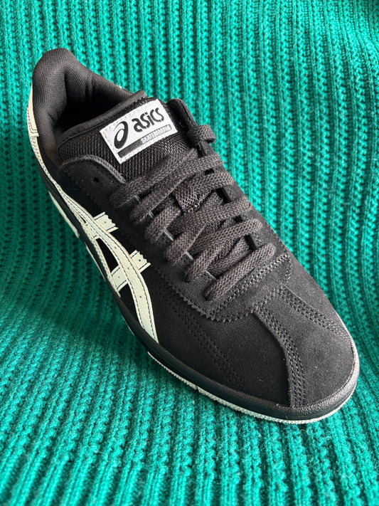 Asics Vic NBD Black/ Bright White (9.5-11)